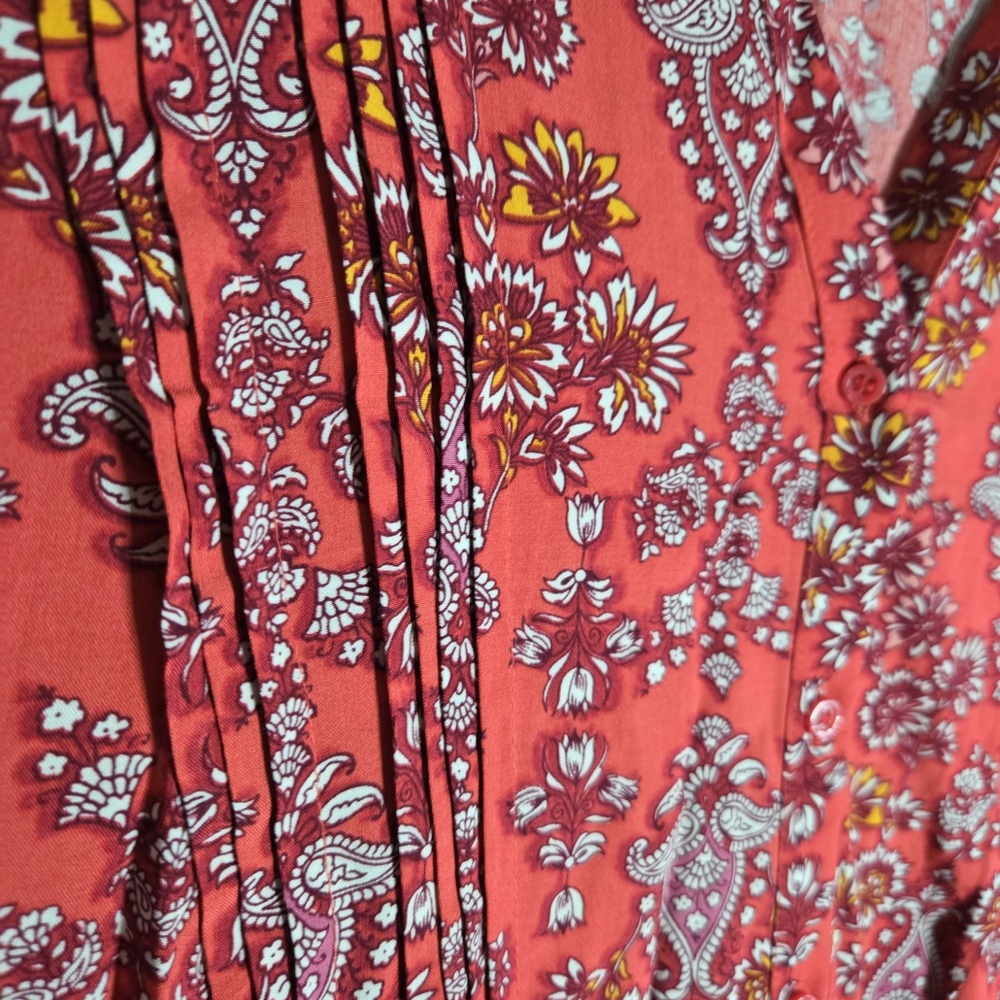 St John's Bay Flora / Paisleyl Red Button Down Women's Top - Picture 4 of 4